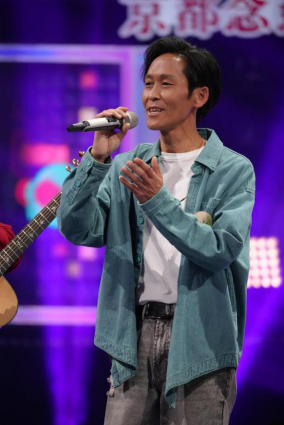 黄贯中|薛凯琪黄贯中登上《我想和你唱》,看驾驶工人现场演绎摇滚经典