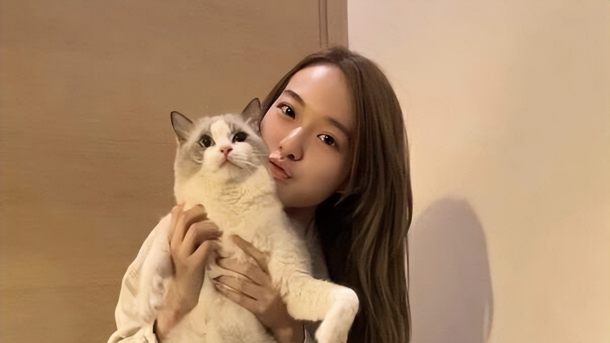 TVB力捧小花港漂十年成绩佳！入驻千万豪宅，曾穷到户口剩数十元