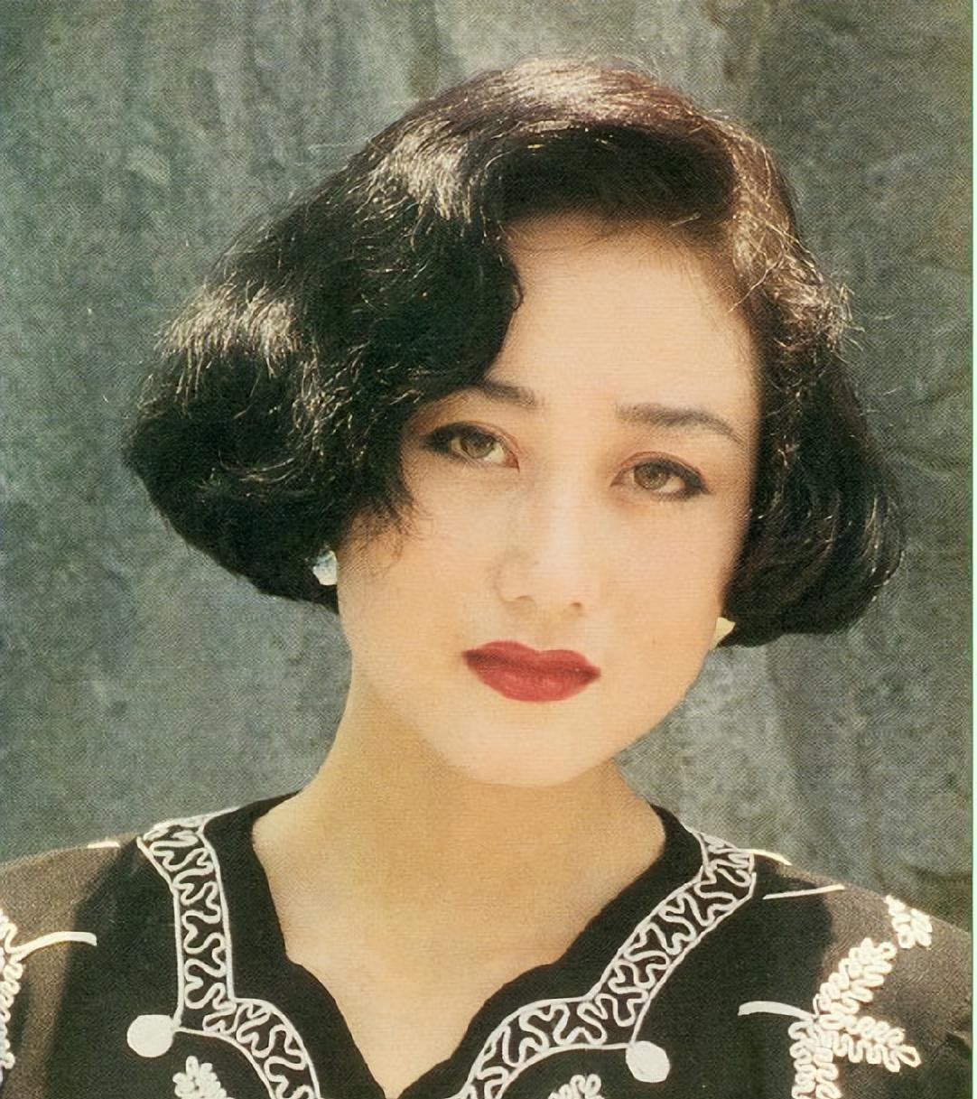 利智:嫁给李连杰才是心碎的开始,婆婆张凤兰至死都没有原谅她