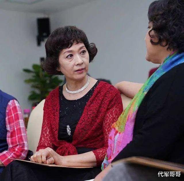 她曾是内地第一美女,因流氓案断送演艺生涯,移居美国多年后怎样了?