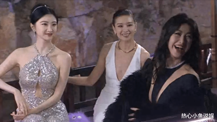 GQ红毯之死亡灯光:张天爱假屁股,毛晓彤鼻子透光,景甜秒杀董洁!