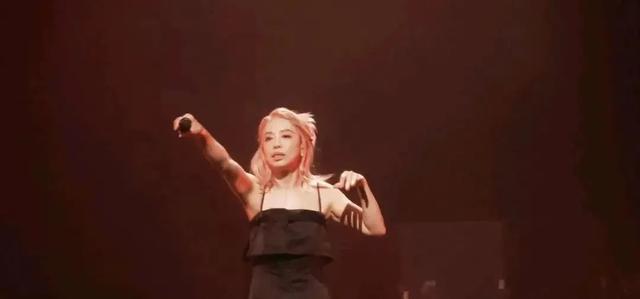 怎么回事，我那年过半百的妈怎么越来越年轻了？