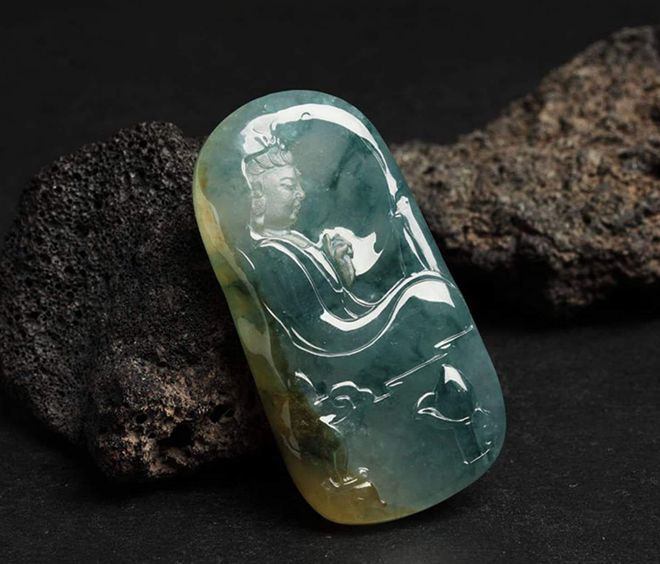 翡翠题材的图案比较复杂,采用机雕还是手工雕刻?