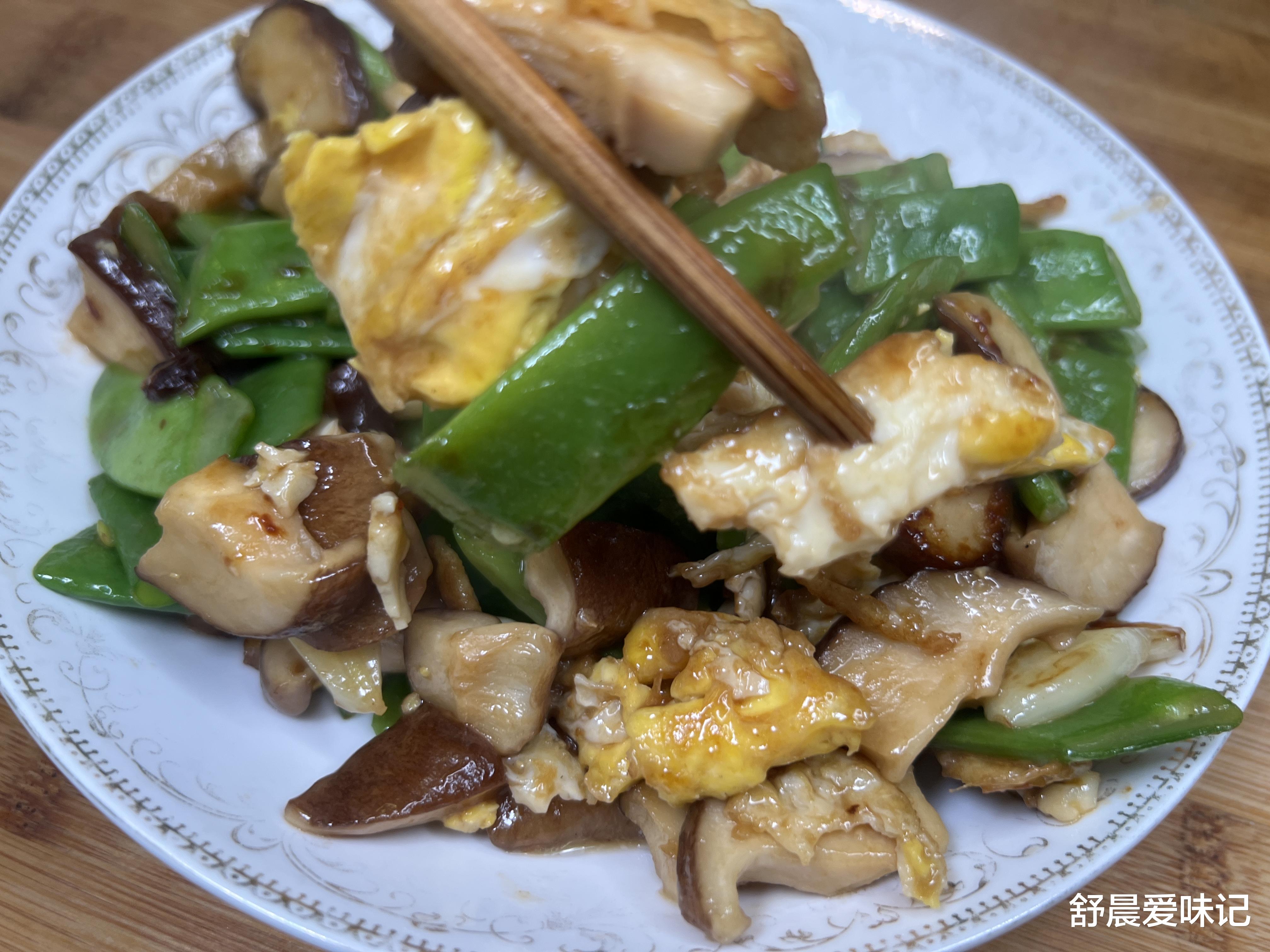 莴笋|一把扁豆角和仨鸡蛋做简单美味,加香菇,色香味俱佳,好做又好吃