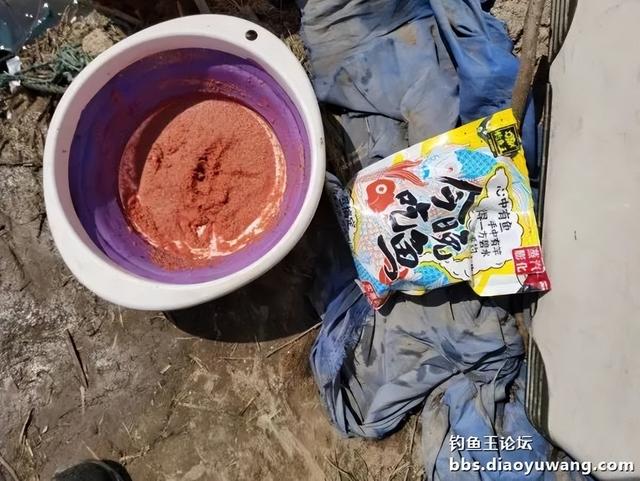 |“鱼来神米”打窝，“今晚吃鱼”做钓，狂拉野鲫