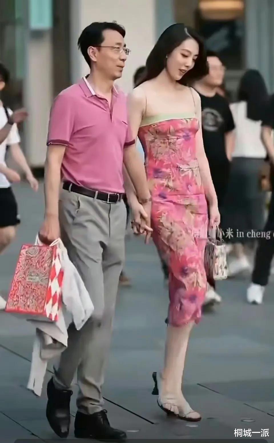 |太古里成模仿秀车祸现场,“牵手门事件”一直被模仿,从未被超越