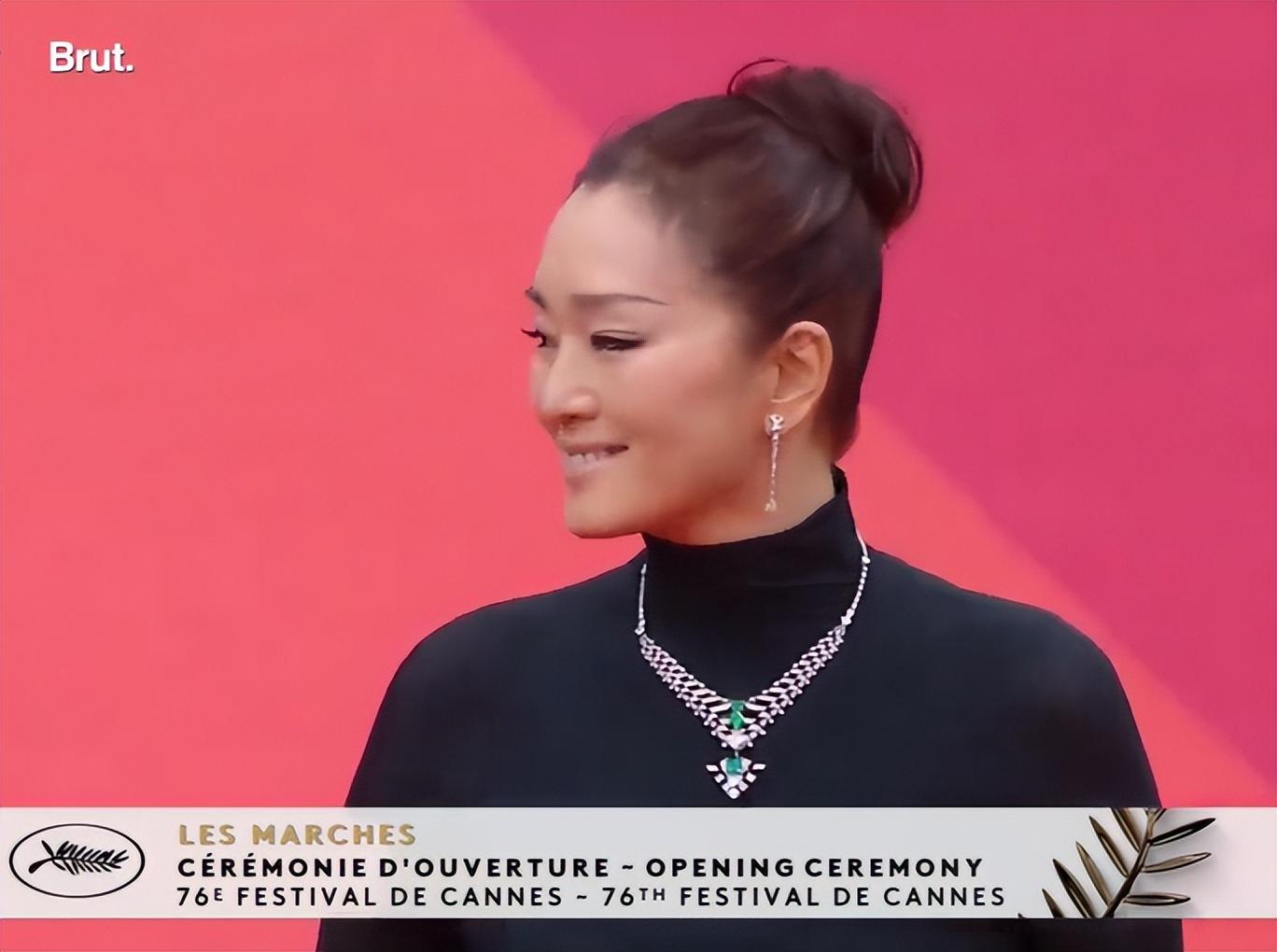 戛纳|戛纳开幕红毯华人明星待遇:巩俐专人清场拍照,关晓彤被保安催促