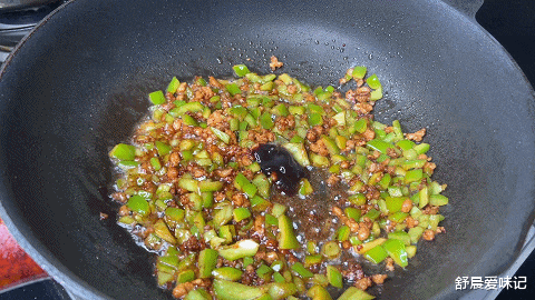 美食教程|肉末豆腐蒸蛋，肉香四溢，豆腐入味，鸡蛋滑嫩，拌着米饭超好吃
