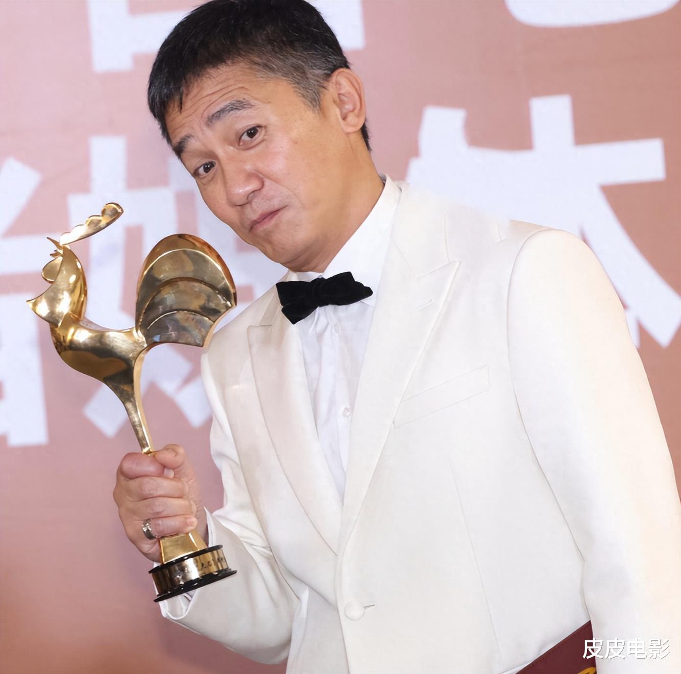 这一夜,袁泉气质出圈,殷桃女人味十足,何赛飞咬嘴唇可爱