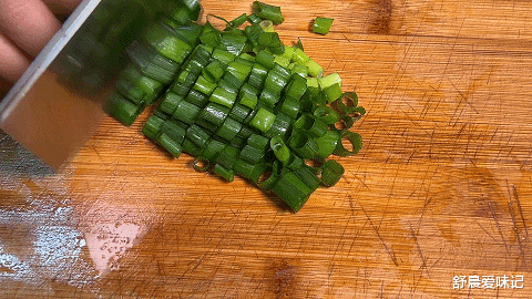 木耳|20元一份的砂锅鸡在家自己做,色泽红润看着有食欲,软烂易脱骨