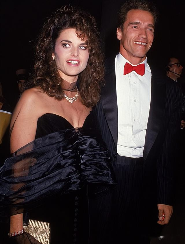 阿诺德·施瓦辛格|阿诺德·施瓦辛格和他的孩子们，带着女儿克里斯蒂娜参加慈善晚宴