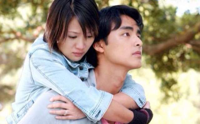 演员明道官宣二胎出生，十指紧扣父爱满满，女儿正脸照十分呆萌可爱