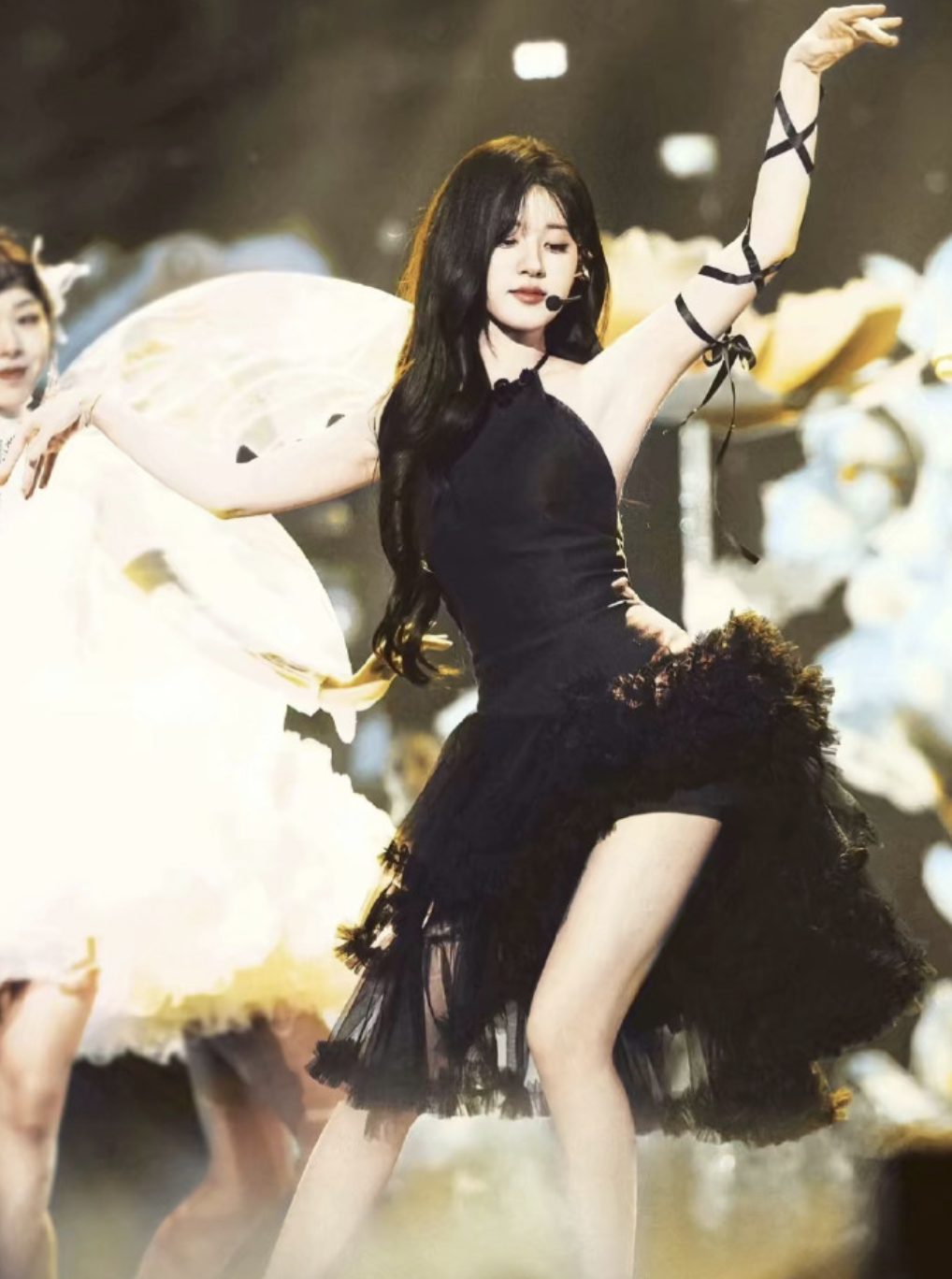 ?36岁颖儿和25岁赵露思站一起，我感慨，颖儿颜值真的被「低估」了