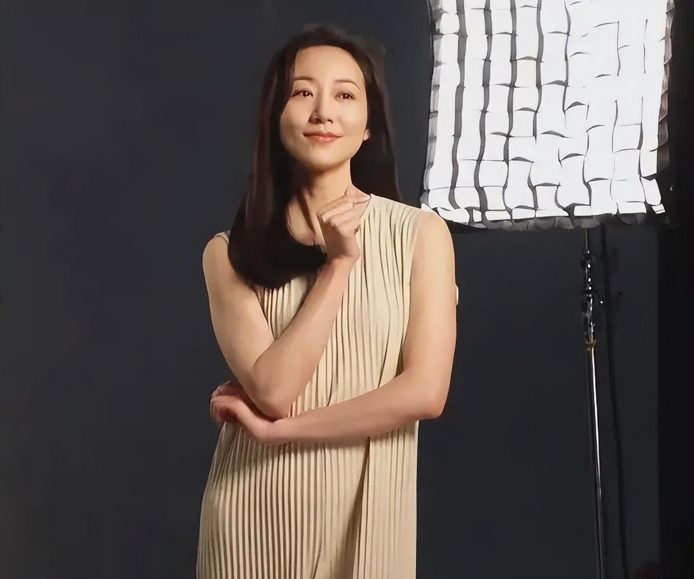 美颜 离开美颜韩雪是真的显老了，皮肤松弛憔悴，跟平常大妈一样真实！
