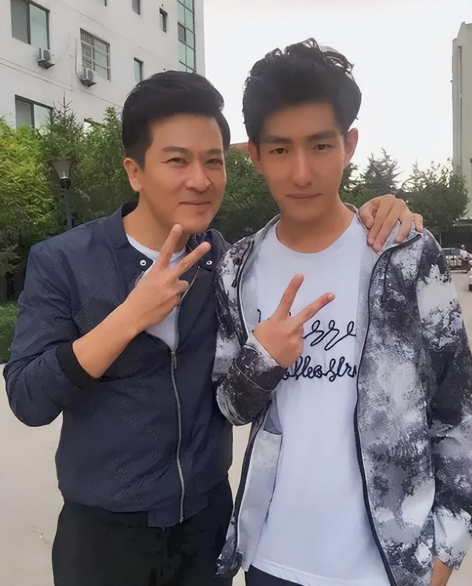 “摆渡人”赵吏的消失,是娱乐圈的损失和悲哀!