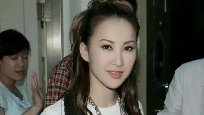 李玟将火化，31号办追悼会，凤凰男老公无主导权，继女始终未现身