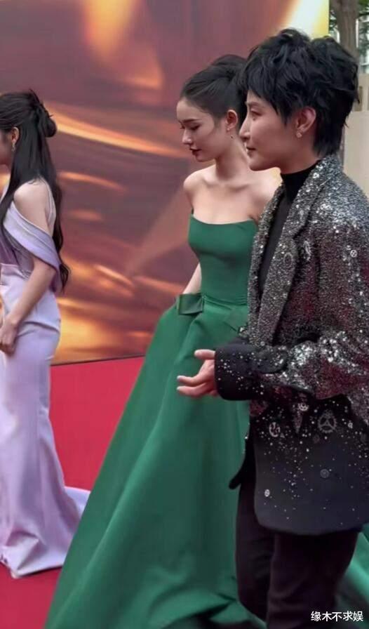 华表奖|华表奖女星大量生图释出:阿Sa脸僵、林允绝美,05花很成熟!