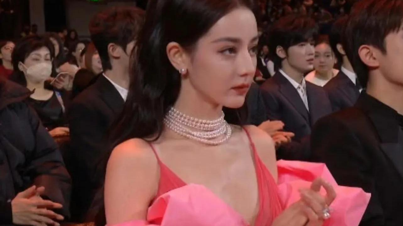 特警|紧急叫停！微博之夜现场：警方管控、明星被赶、特警都出动了