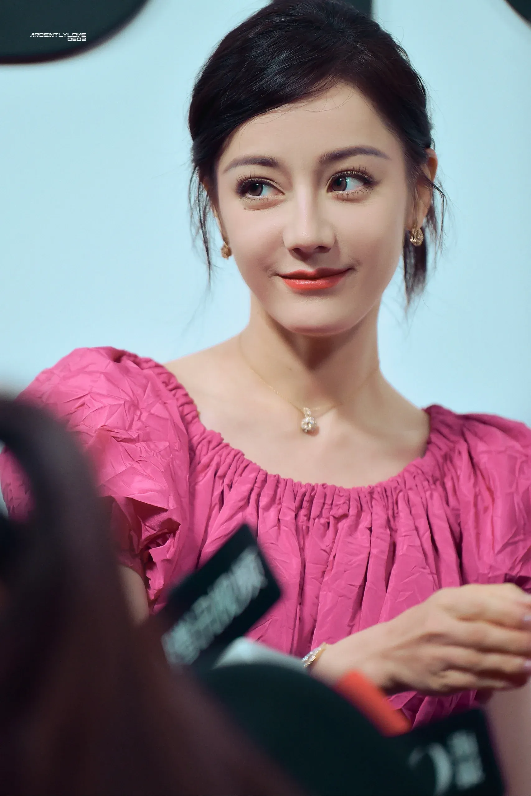 迪丽热巴-被资本裹挟的普通人