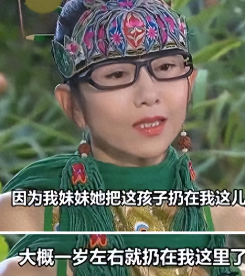 有种“整容”叫小彩旗长大，早恋、拔丝吻、浓妆艳抹的她像换个人