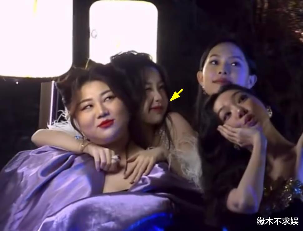 GQ盛典这一夜，杨紫白鹿虞书欣3大“普女”聚首，生图集体翻车！