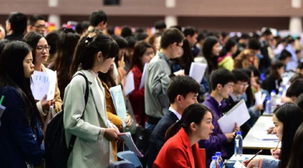 属龙|在国内,超过35岁的人最后都干嘛去了?他们大多集中在这6个行业