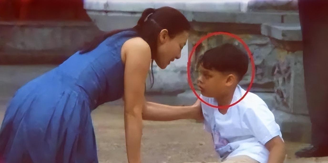 姐姐|18岁提帮功不装了：帕公主病危后眼神变犀利，再也没有憨傻的样子！