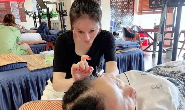 养生|“采耳”还是“采花”？披着养生外衣打擦边，这个行业隐藏的内幕