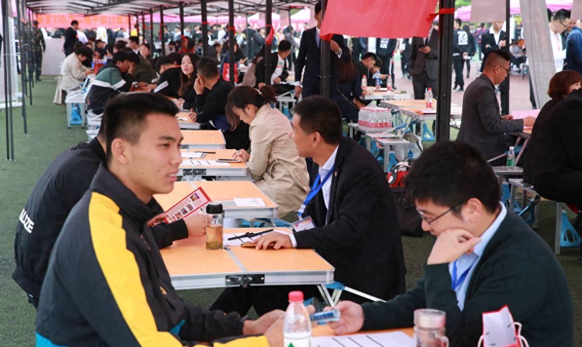 海归一律不用？间谍案相继公布后，有单位招聘直接“一刀切”合适吗？