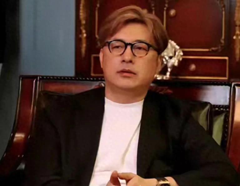 王岳伦求复婚意图很明显,呵护脆弱的李湘,还盛赞前妻会经营婚姻