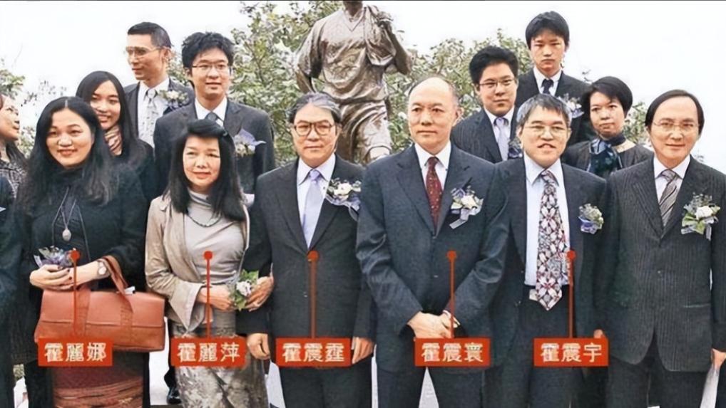 霍英东大房子孙罕同框！儿媳陈琪琪风韵犹存，孙媳郭晶晶有辨识度