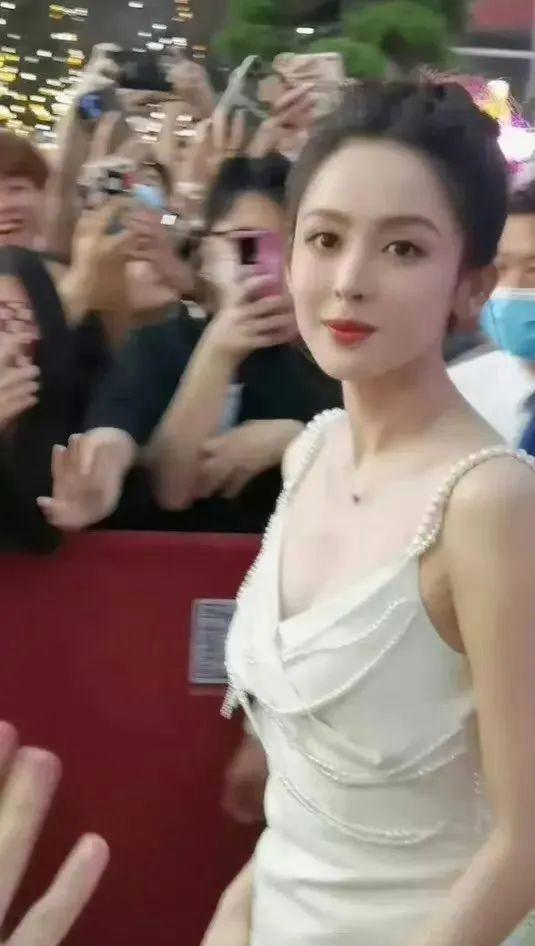 生图|多位女明星生图现场:胖瘦、身高、皮肤,都跟精修图有出入