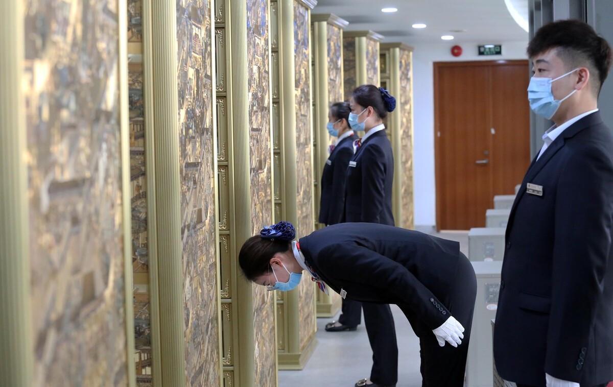 招聘|殡仪馆上半年开启招聘，有3个报考要求，中年人也可以报名！