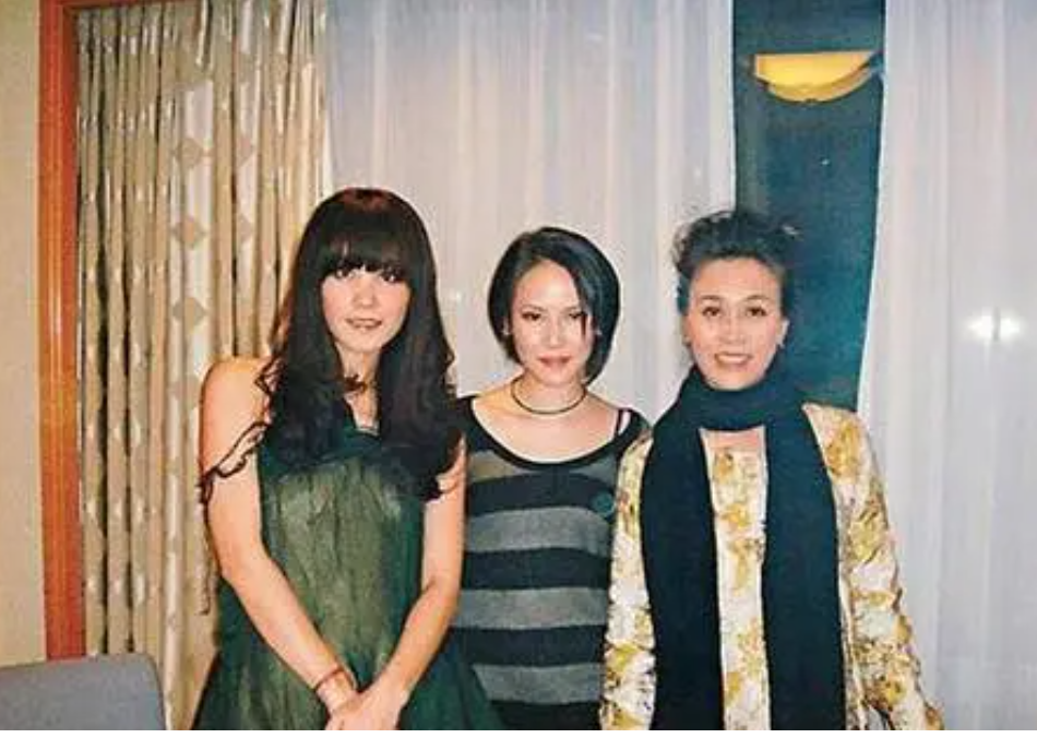 和王菲谈恋爱是什么感受？梁龙：不是一个世界人，她永远看不见你