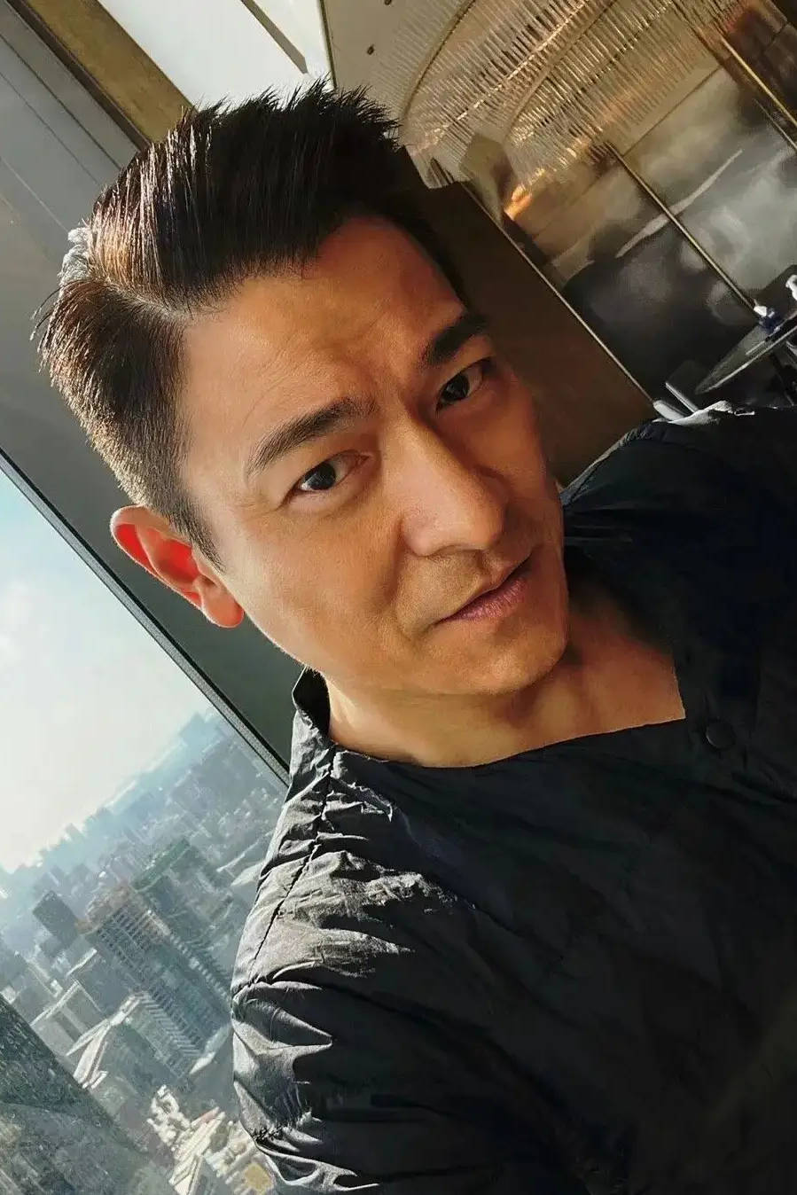 63岁刘德华分享教女心经!对女儿非常严格,12岁都没有自己的手机