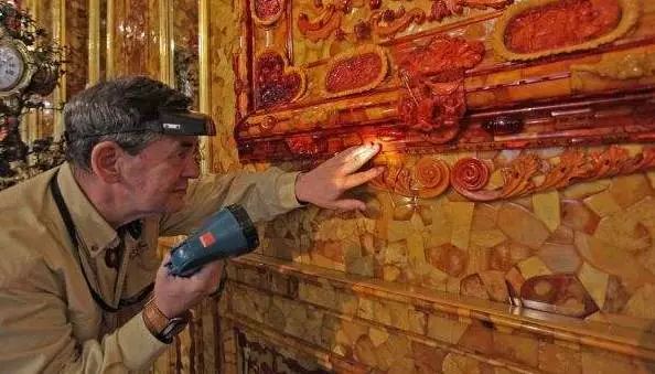 用玉石翡翠砌墙，价值不可估量啊！