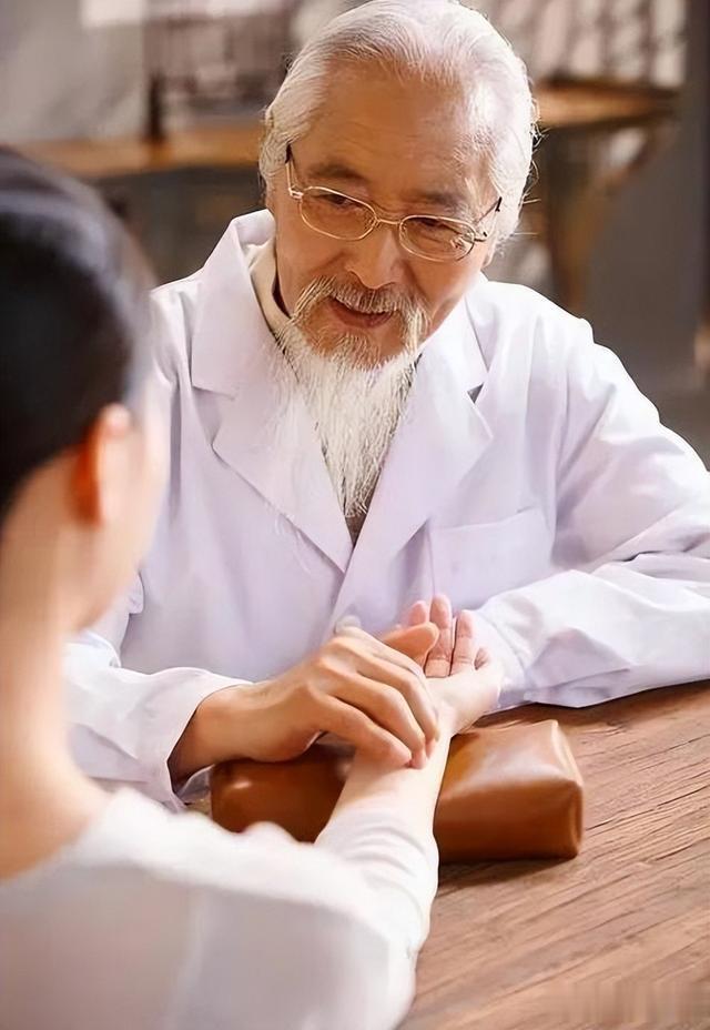 中医不灭,天理难容,中南大学教授发起万人签名,要求取消中医药