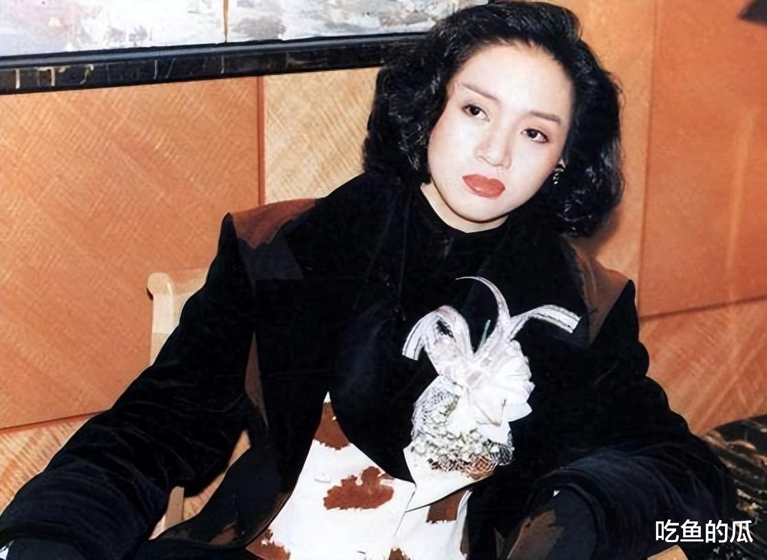 梅艳芳的癌症明明可以治愈，她为何拒绝治疗，40岁就遗憾离世？