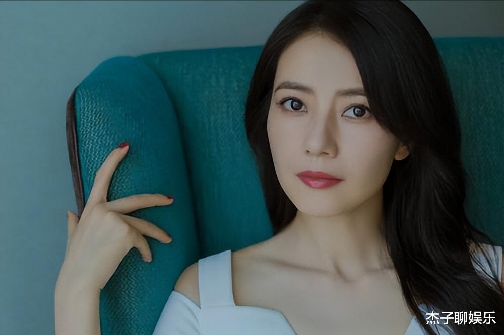 环保出行又气质!高圆圆骑单车接娃尽显彪悍,画面不要太温馨