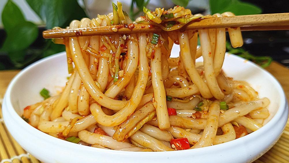 土豆|天热了做道“酸辣土豆粉”来吃吧！香辣爽口，一碗下去超过瘾