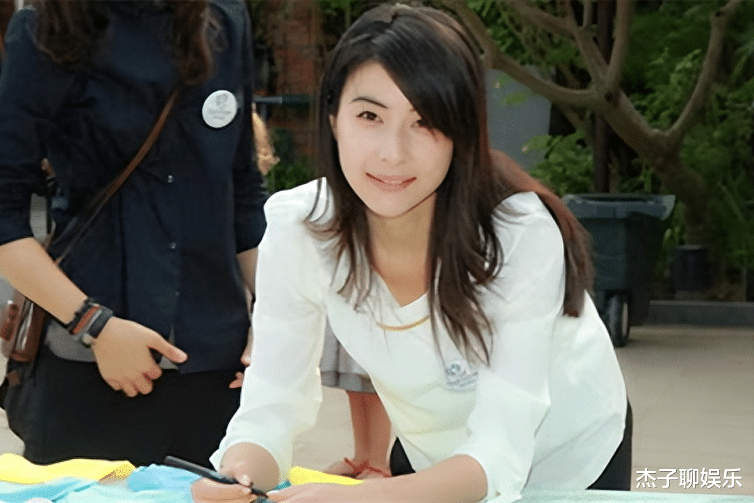 记者质问郭晶晶：你不打扮，不怕老公出轨？她的回怼揭露豪门现状