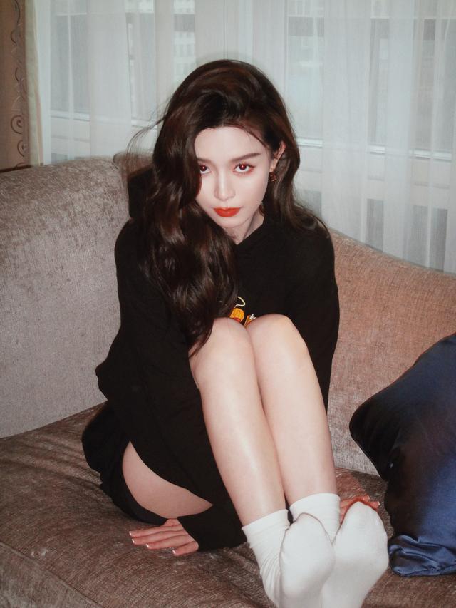 文咏珊夜色红唇妆