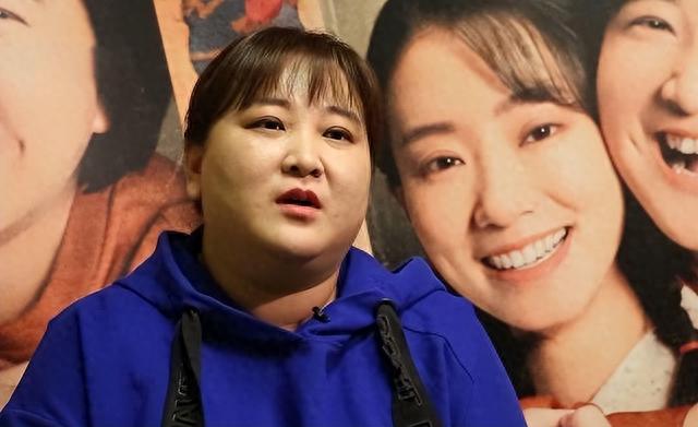 好莱坞将翻拍《你好李焕英》，贾玲时隔6月露面，减重100斤瘦脱相