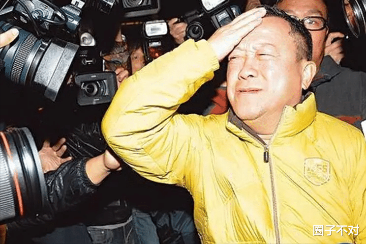 上下其手、脱女星裤子…“陈浩民曾志伟”之流，酒后本性暴露无遗