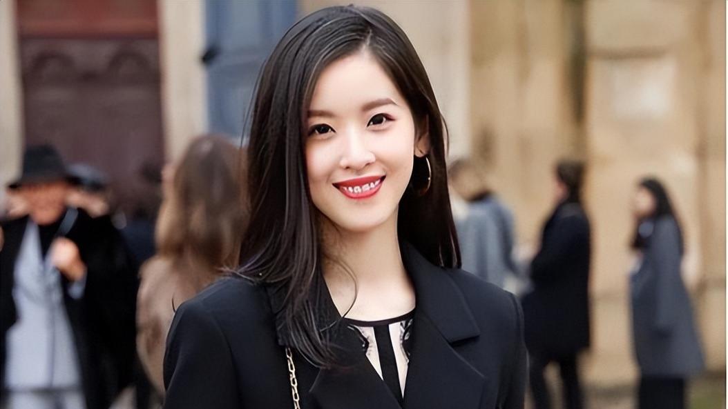 章泽天|29岁坐拥1880亿资产，事实证明，章泽天才是“豪门阔太”里的狠人