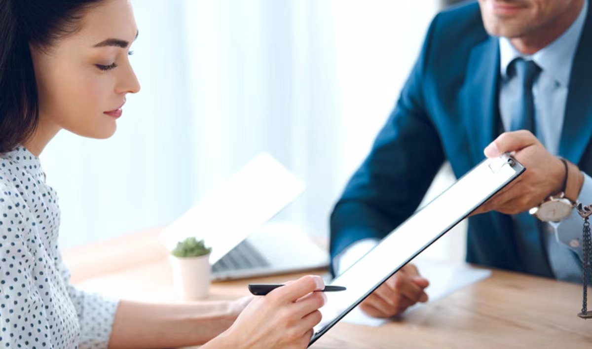 新入社会女性的大忌:解读潜台词,成就职场成功