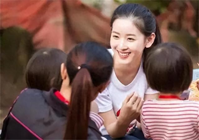 刘强东一双儿女近况：女儿成公主，儿子却成永远的痛