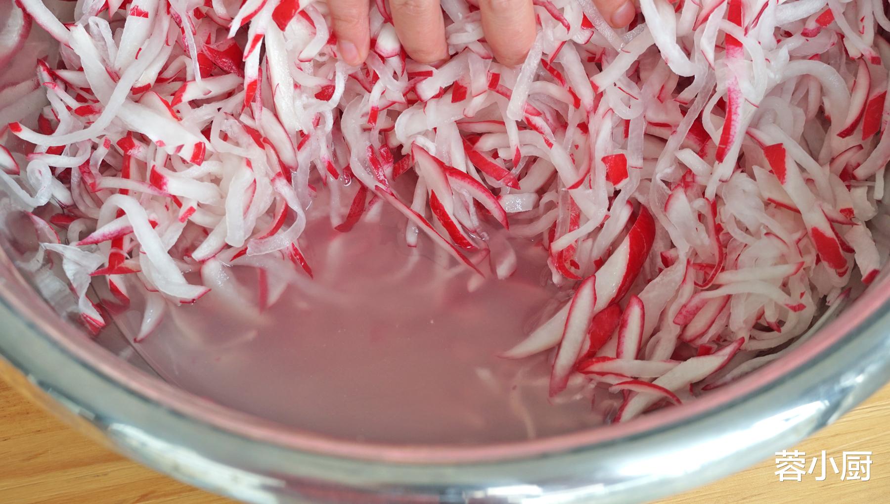 萝卜|腌萝卜丝，学会正确做法，不生涩不发苦，清脆解腻，全家都爱吃