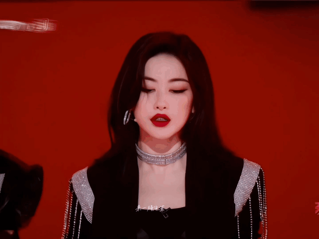 朱珠|《浪姐4》超级富婆:有钱任性,不缺男人