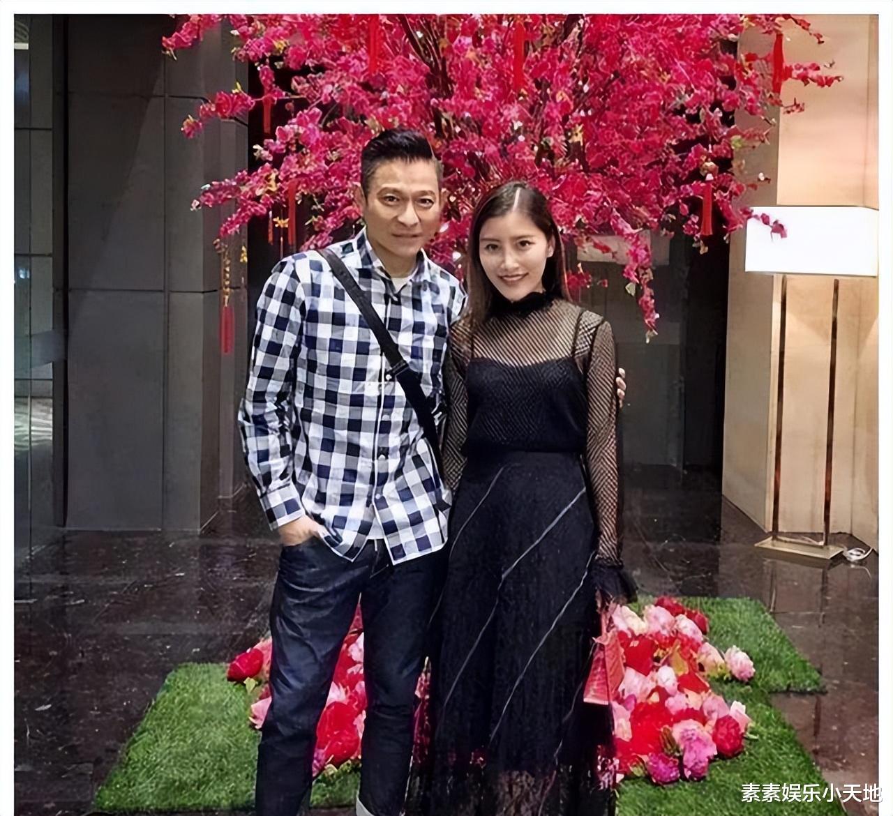 刘德华舅舅身价突破1500亿,大女儿陈雪铃和父亲出席公司会议